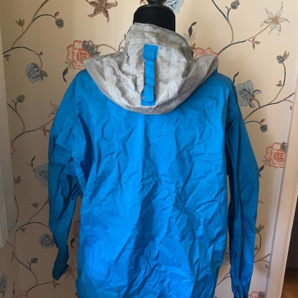 Patagonia Men’s Rain Hooded Jacket - Picture 3 of 3